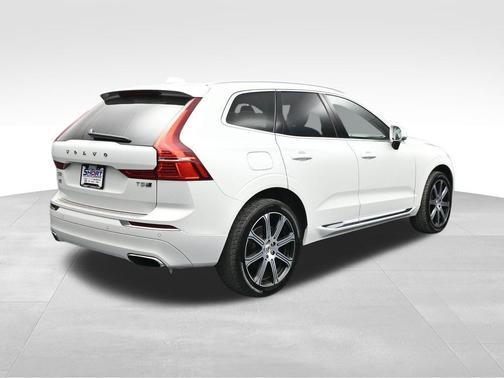 Crystal White Metallic 2020 Volvo XC60 T5 Inscription