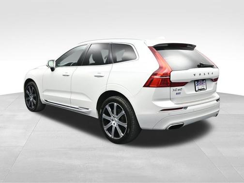 Crystal White Metallic 2020 Volvo XC60 T5 Inscription
