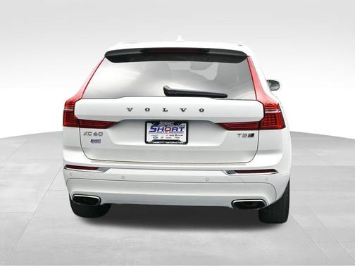 Crystal White Metallic 2020 Volvo XC60 T5 Inscription
