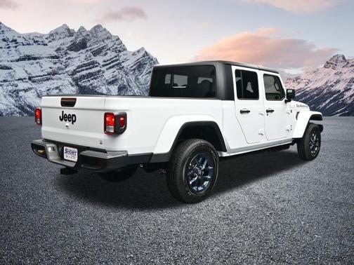 Bright White Clearcoat 2026 Jeep Gladiator 85th Anniversary Edition