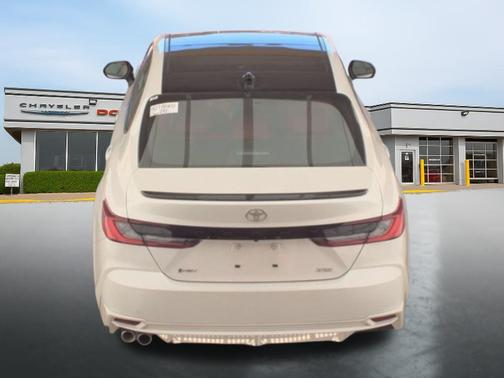 Pearl 2025 Toyota Camry XSE