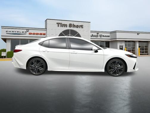 Pearl 2025 Toyota Camry XSE