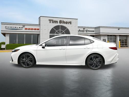 Pearl 2025 Toyota Camry XSE