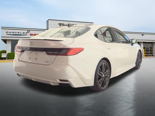 Pearl 2025 Toyota Camry XSE