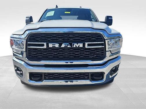 Bright White Clearcoat 2024 RAM 2500 Big Horn Crew Cab 4x4 6'4' Box
