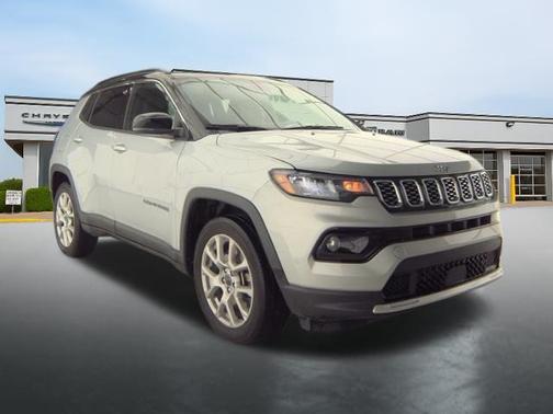 Silver Zynith Metallic Clearcoat 2025 Jeep Compass Limited