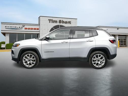 Silver Zynith Metallic Clearcoat 2025 Jeep Compass Limited