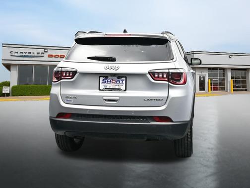Silver Zynith Metallic Clearcoat 2025 Jeep Compass Limited