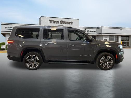 Baltic Gray Metallic Clearcoat 2024 Jeep Wagoneer Series II 4x4