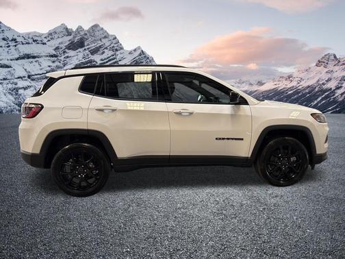 Bright White Clearcoat 2026 Jeep Compass Latitude