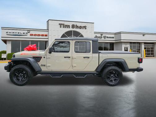 2022 Jeep Gladiator Sport