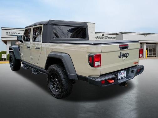 2022 Jeep Gladiator Sport