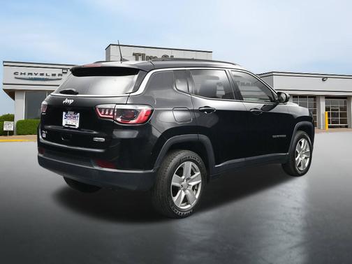 Diamond Black Crystal Pearlcoat 2022 Jeep Compass Latitude