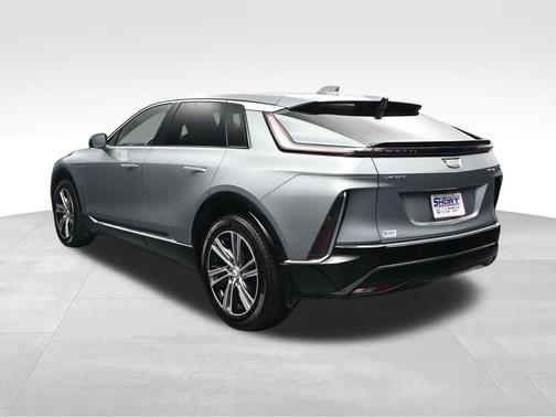 Argent Silver Metallic 2024 Cadillac LYRIQ Luxury