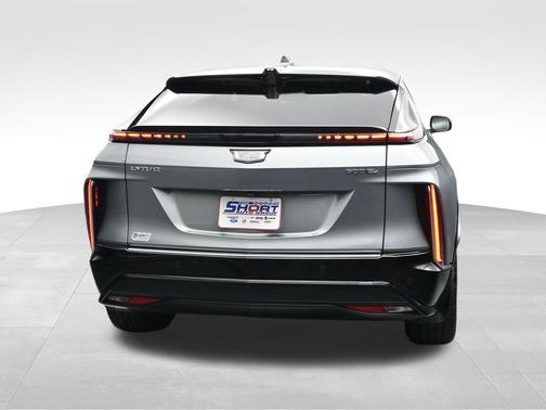 Argent Silver Metallic 2024 Cadillac LYRIQ Luxury