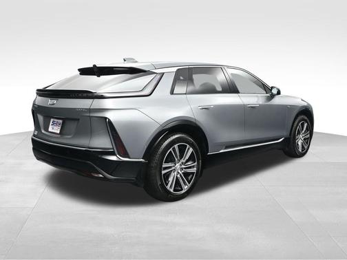 Argent Silver Metallic 2024 Cadillac LYRIQ Luxury