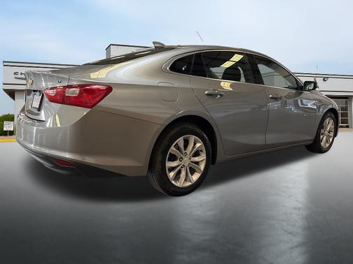 Sterling Gray Metallic 2023 Chevrolet Malibu FWD 1LT