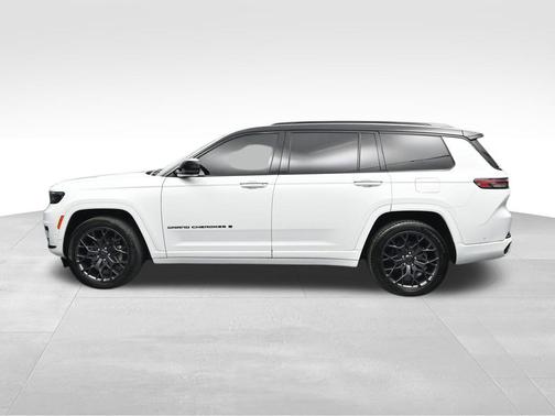 Diamond Black Crystal Pearlcoat 2023 Jeep Grand Cherokee L Summit Reserve