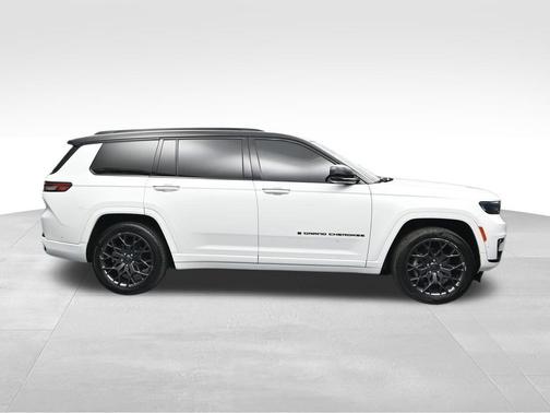 Diamond Black Crystal Pearlcoat 2023 Jeep Grand Cherokee L Summit Reserve