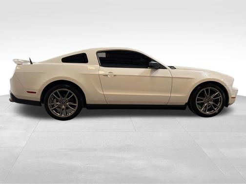 2010 Ford Mustang Base