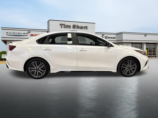 Snow White Pearl 2024 Kia Forte GT-Line