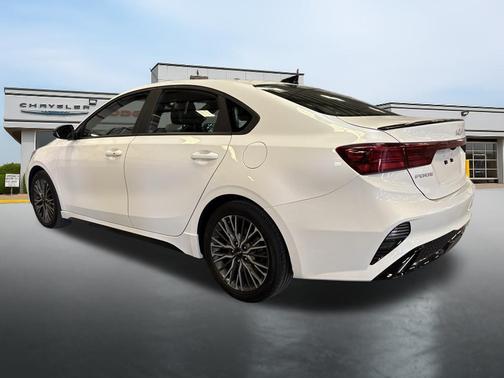 Snow White Pearl 2024 Kia Forte GT-Line