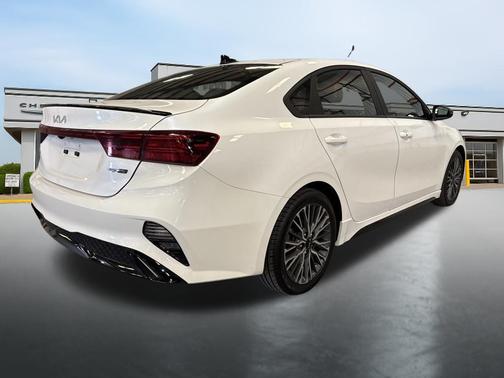 Snow White Pearl 2024 Kia Forte GT-Line