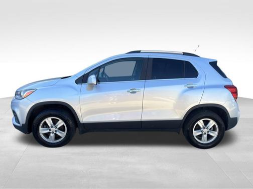 Silver Ice Metallic 2018 Chevrolet Trax LT