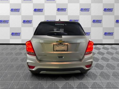 Silver Ice Metallic 2018 Chevrolet Trax LT