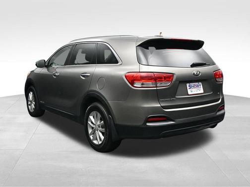 Titanium Silver 2016 Kia Sorento LX