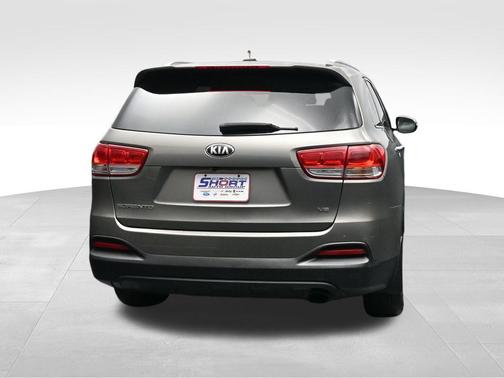 Titanium Silver 2016 Kia Sorento LX