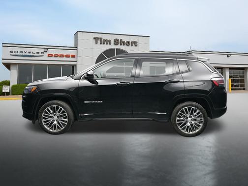 Diamond Black Crystal Pearlcoat 2024 Jeep Compass Limited