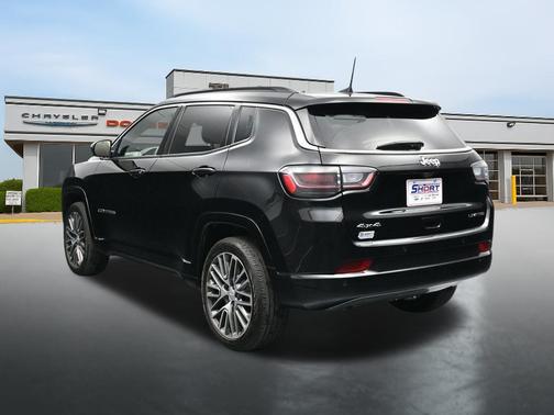 Diamond Black Crystal Pearlcoat 2024 Jeep Compass Limited