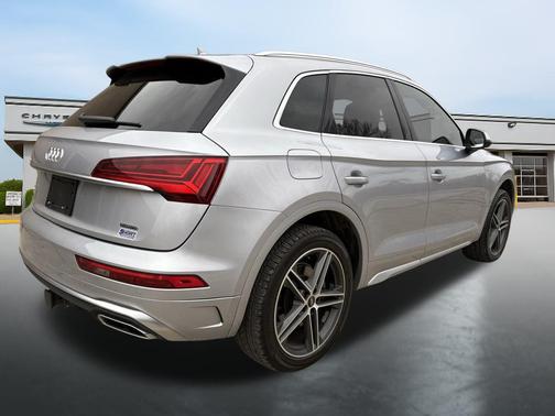 2022 Audi Q5 e 55 S line Premium Plus