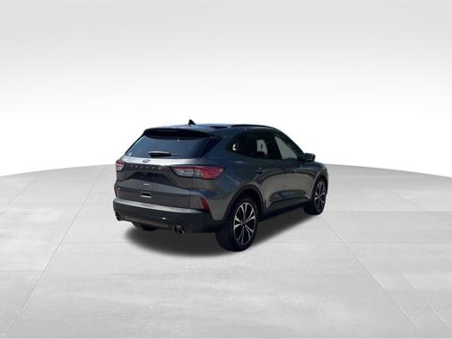 Carbonized Gray Metallic 2022 Ford Escape SE