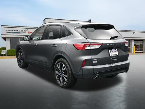 Carbonized Gray Metallic 2022 Ford Escape SE