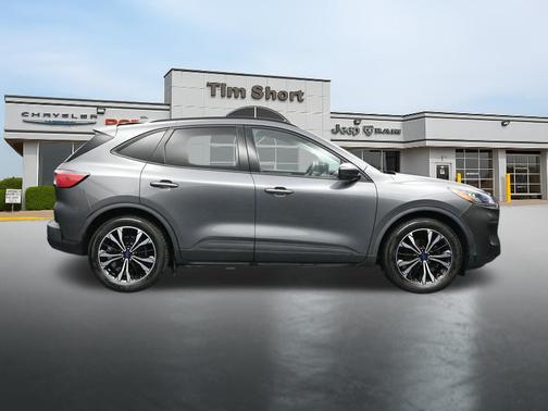 Carbonized Gray Metallic 2022 Ford Escape SE