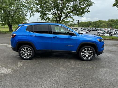 Hydro Blue Pearlcoat 2024 Jeep Compass Latitude Lux