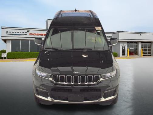 Diamond Black Crystal Pearlcoat 2023 Jeep Grand Cherokee L Limited