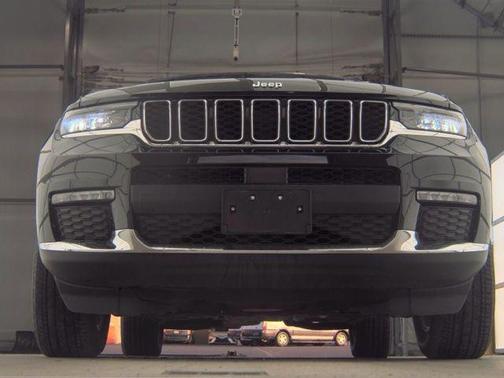 Diamond Black Crystal Pearlcoat 2023 Jeep Grand Cherokee L Limited