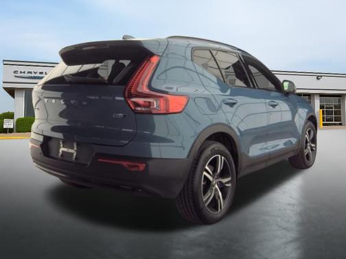Blue 2024 Volvo XC40 B5 Core