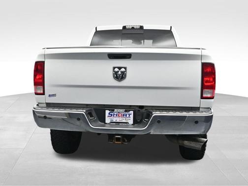 Bright White Clearcoat 2017 RAM 3500 Big Horn Crew Cab 4x4 6'4' Box