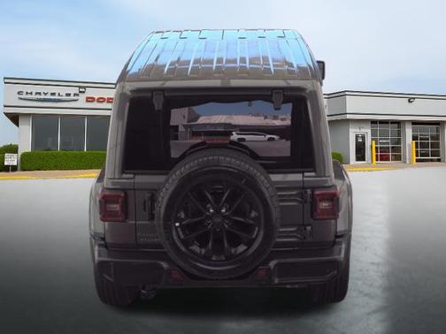 Granite Crystal Metallic Clearcoat 2025 Jeep Wrangler 4xe Sahara