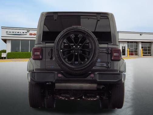 Granite Crystal Metallic Clearcoat 2025 Jeep Wrangler 4xe Sahara