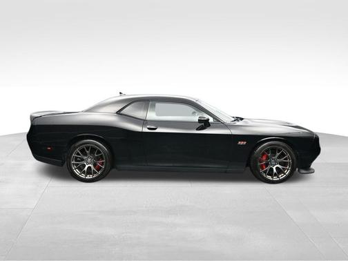 Pitch Black Clearcoat 2015 Dodge Challenger SRT 392