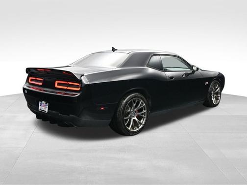 Pitch Black Clearcoat 2015 Dodge Challenger SRT 392
