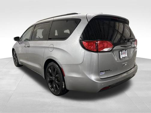 2018 Chrysler Pacifica Touring-L Plus