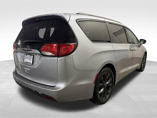 2018 Chrysler Pacifica Touring-L Plus