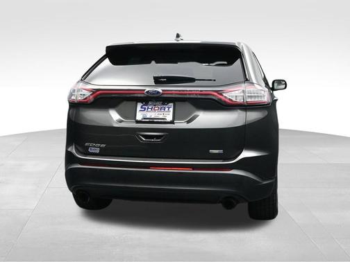 Magnetic 2018 Ford Edge SE