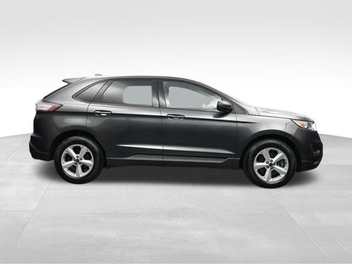 Magnetic 2018 Ford Edge SE